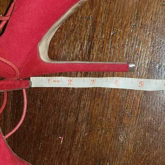 Red Heels - Picture 5 of 6